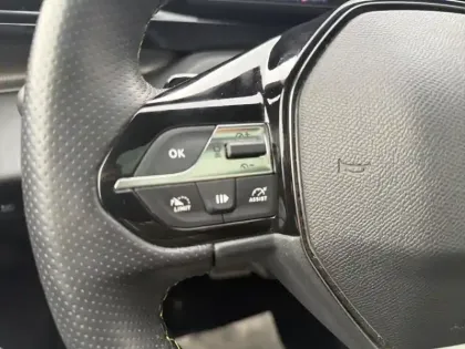 Photo 18 Peugeot 308  PHEV 180 e-EAT8 GT