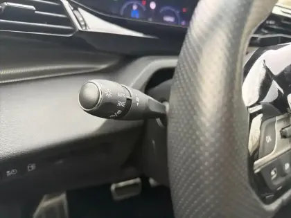 Photo 16 Peugeot 308  PHEV 180 e-EAT8 GT