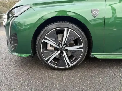 Photo 14 Peugeot 308  PHEV 180 e-EAT8 GT