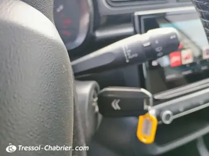 Photo 17 Citroën C3  BlueHDi 100 S&S BVM5 Shine Business