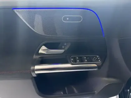 Photo 15 Mercedes Classe B 180 d AMG Line Edition