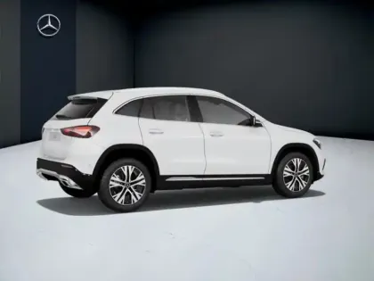 Photo 18 Mercedes GLA 180 Progressive Line