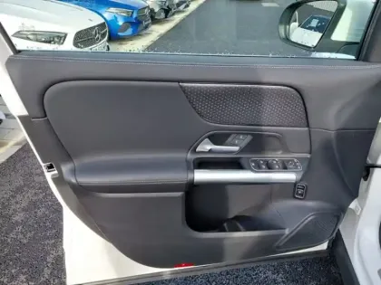 Photo 43 Mercedes GLA Gén. II (H247) Ph2 Progressive Line 5