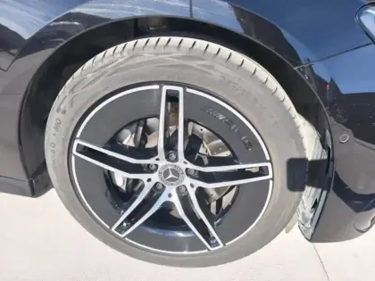 Photo 31 Mercedes Classe E  220 d AMG Line Berlin