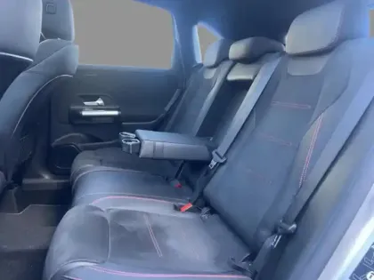 Photo 16 Mercedes Classe B 200 d AMG Line