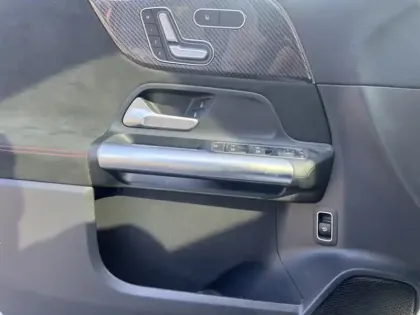 Photo 11 Mercedes Classe B 200 d AMG Line