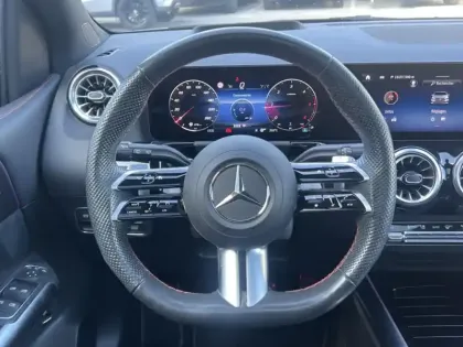 Photo 18 Mercedes Classe B 200 d AMG Line