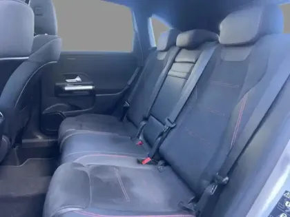 Photo 15 Mercedes Classe B 200 d AMG Line