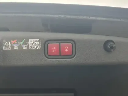 Photo 14 Mercedes Classe E  220 d AMG Line Berlin