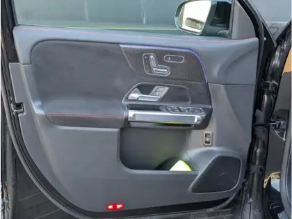 Photo 15 Mercedes GLB 200 d 