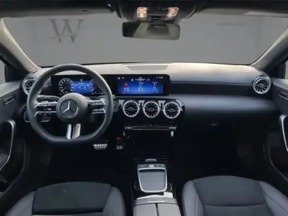 Photo 10 Mercedes Classe A 200 AMG Line