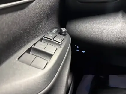 Photo 5 Mazda 2 Hybrid 1.5 116ch Homura 05