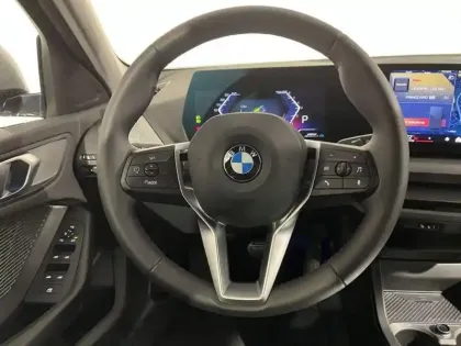 Photo 5 BMW Serie 1 Série 1 120dA 163ch M Sport Design DKG7