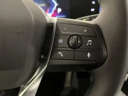 Photo 13 BMW Serie 1 Série 1 120dA 163ch M Sport Design DKG7