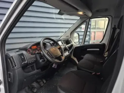 Photo 10 Peugeot Boxer  Fg 330 L1H2 2.2 BlueHDi S&S 140ch Premium