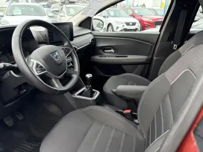 Photo 9 Dacia Jogger  1.0 TCe 110 ch Confort 7 places