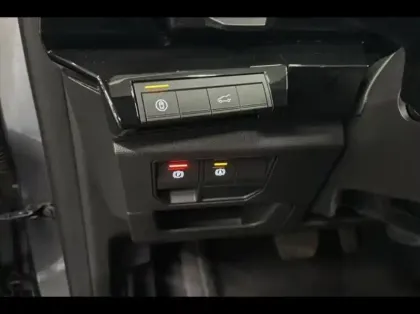 Photo 13 Renault Espace  1.2 E-Tech full hybrid 200ch Techno 7 places - 24