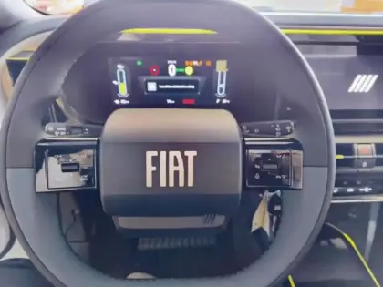 Photo 10 Fiat Panda Grande  Electrique 113ch La Prima