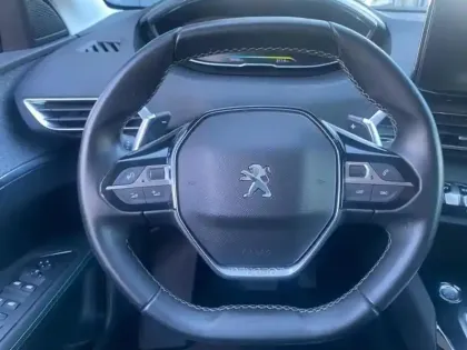 Photo 10 Peugeot 3008  Plug-in Hybrid 225ch Active Pack e-EAT8