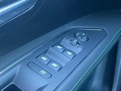 Photo 13 Peugeot 3008  Plug-in Hybrid 225ch Active Pack e-EAT8