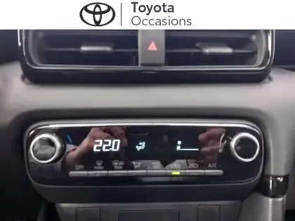 Photo 10 Toyota Yaris  116h Design 5p MC24