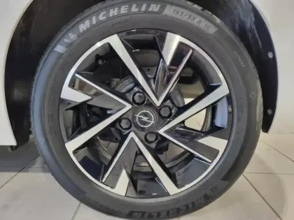 Photo 8 Opel Corsa Gén. VI Ph2 GS 5