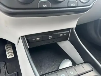 Photo 13 Hyundai Bayon  1.0 T-GDi 100ch Hybrid 48V Intuitive