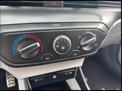 Photo 8 Hyundai Bayon  1.0 T-GDi 100ch Hybrid 48V Intuitive