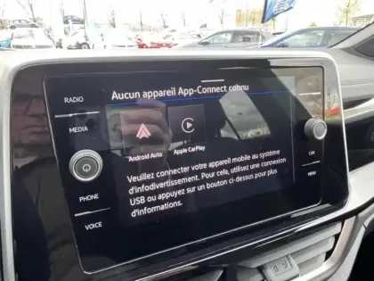 Photo 13 Volkswagen T-roc  1.5 TSI Evo2 150ch R-Line Edition DSG7