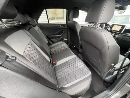 Photo 8 Volkswagen T-roc  1.5 TSI Evo2 150ch R-Line Edition DSG7