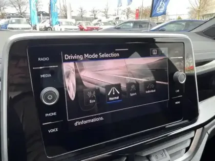 Photo 12 Volkswagen T-roc  1.5 TSI Evo2 150ch R-Line Edition DSG7