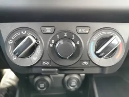 Photo 13 Suzuki Swift  1.2 Dualjet Hybrid 83ch Avantage