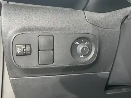 Photo 10 Citroën C3  1.2 PureTech 110ch S&S Saint James 121g