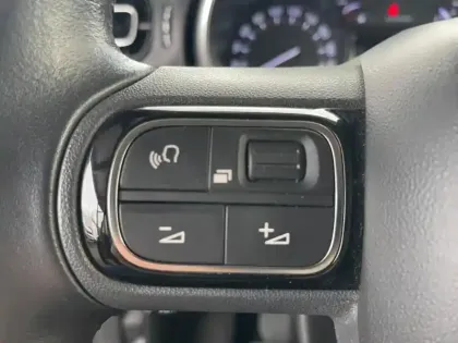 Photo 12 Citroën C3  1.2 PureTech 110ch S&S Saint James 121g