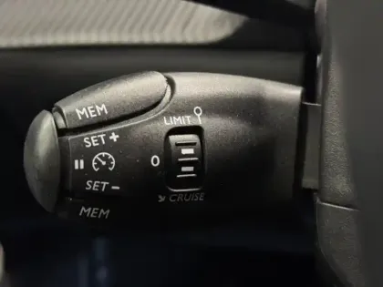 Photo 14 Peugeot 2008  e- 136ch Style