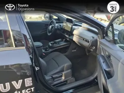 Photo 5 Toyota C-HR + 224ch 77kWh Design Grande Autonomie