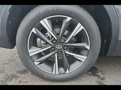 Photo 12 Toyota C-HR  2.0 Hybride Rechargeable 225ch Graphic MY26