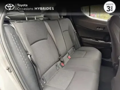 Photo 6 Toyota C-HR  122h Graphic 2WD E-CVT RC18