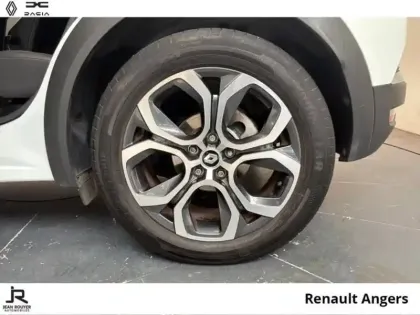 Photo 7 Renault Captur  1.6 E-Tech hybride 145ch Techno Fast Track