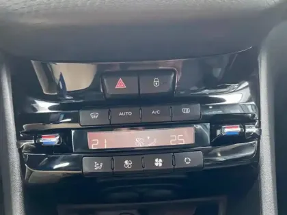 Photo 13 Peugeot 2008  1.2 PureTech 130ch E6.c Allure Business S&S EAT6 6cv