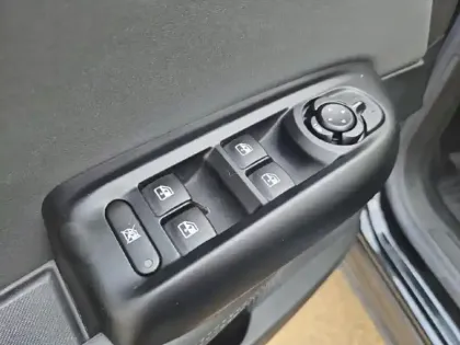 Photo 11 Alfa Romeo Tonale  1.3 PHEV 280ch Ti AT6 e-Q4