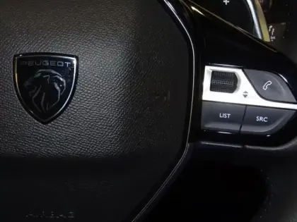 Photo 14 Peugeot 208  1.2 Hybrid 100ch Allure e-DCS6