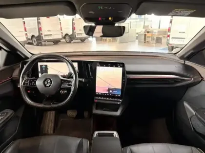 Photo 14 Renault Megane  E-Tech Electric EV60 220ch Iconic super charge -B