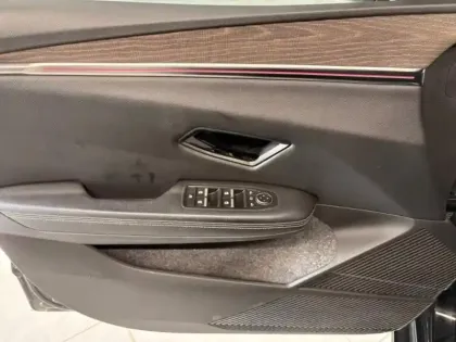 Photo 12 Renault Megane  E-Tech Electric EV60 220ch Iconic super charge -B