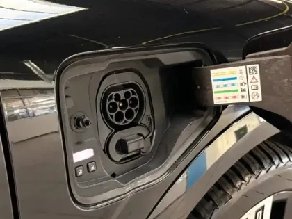 Photo 11 Renault Megane  E-Tech Electric EV60 220ch Iconic super charge -B