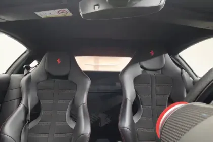 Photo 15 Ferrari F8  Tributo 3.9  V8 BiTurbo 720ch