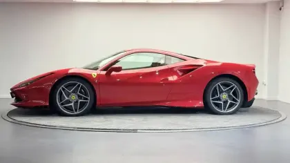 Photo 41 Ferrari F8  Tributo 3.9  V8 BiTurbo 720ch