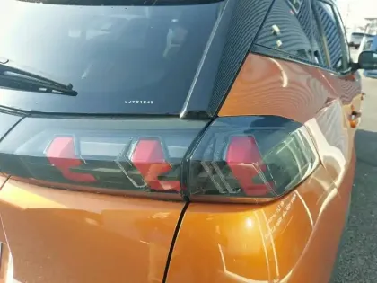 Photo 56 Peugeot 2008  BlueHDi 130 S&S EAT8