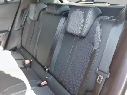 Photo 51 Peugeot 2008  BlueHDi 130 S&S EAT8