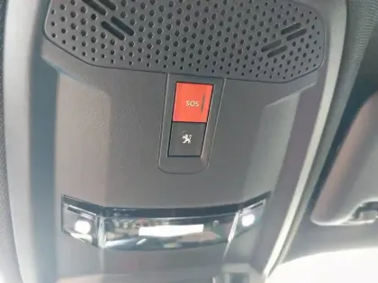 Photo 37 Peugeot 2008  BlueHDi 130 S&S EAT8